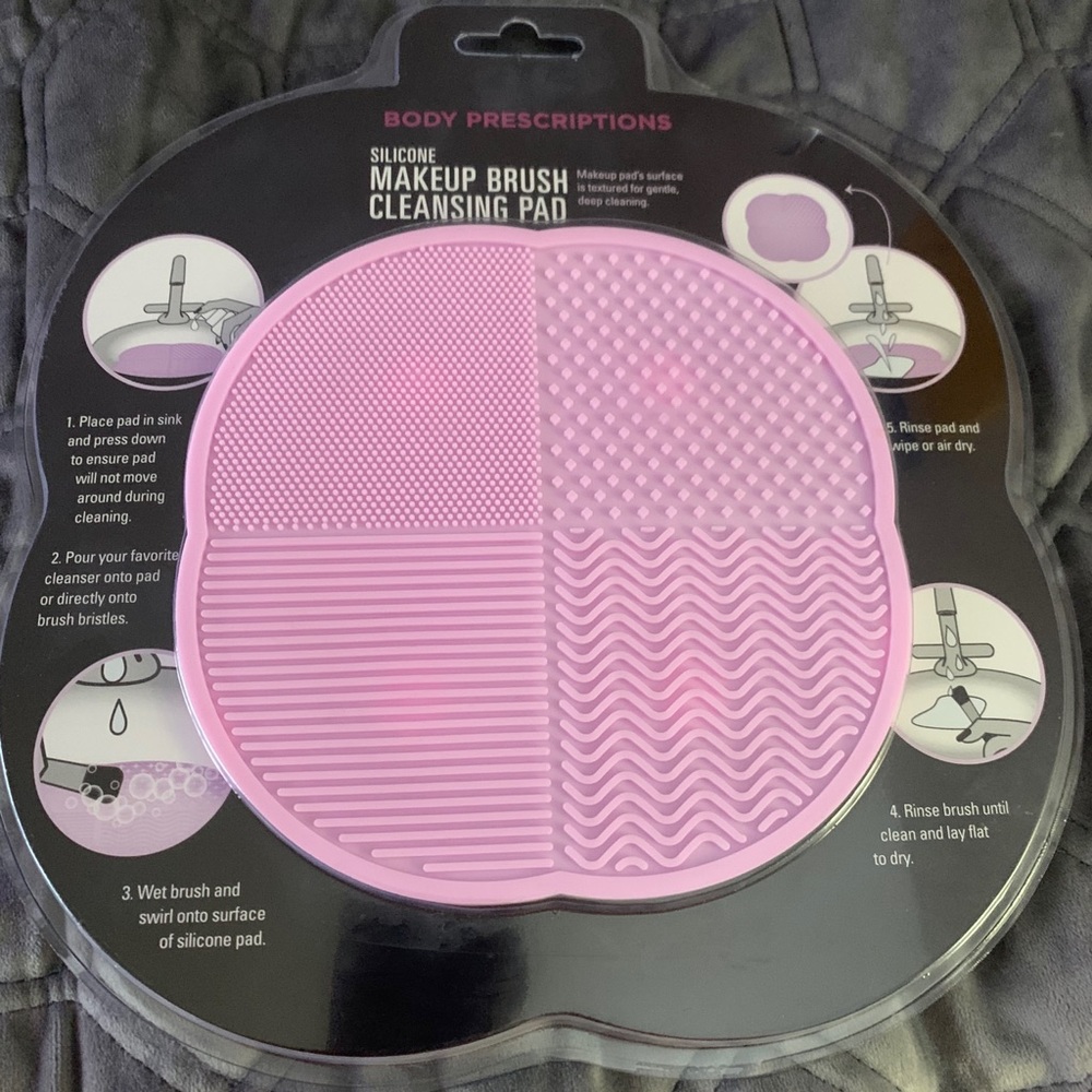 Makeup Brush Cleansing Pad